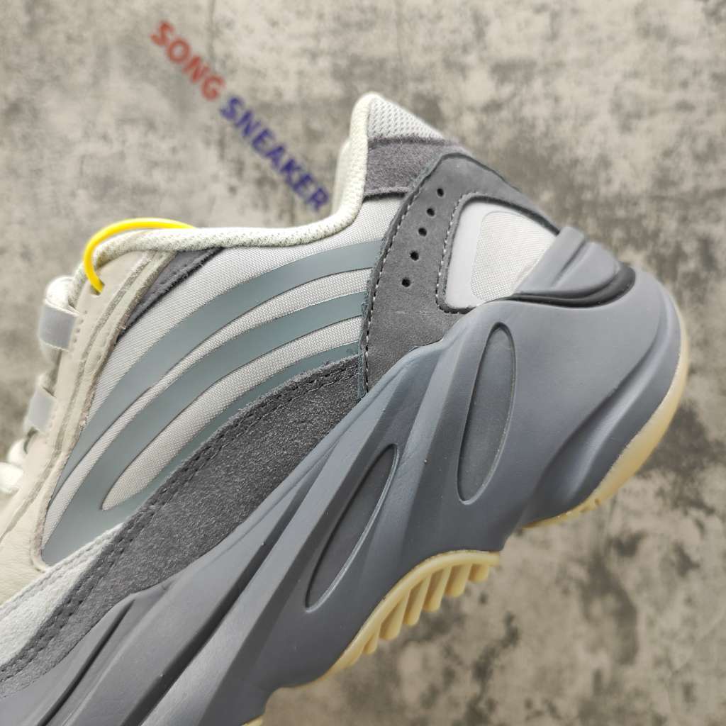 Yeezy Boost 700 V2 Tephra FU7914