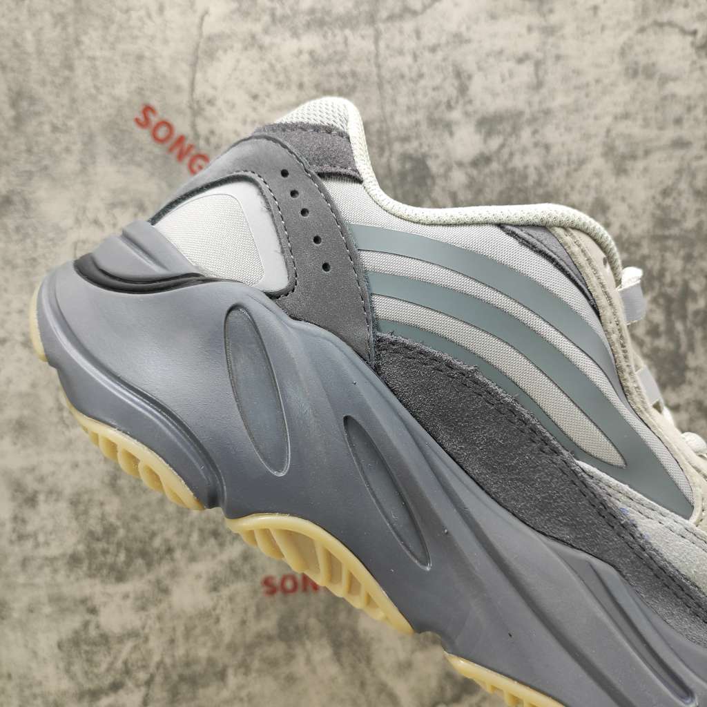 Yeezy Boost 700 V2 Tephra FU7914