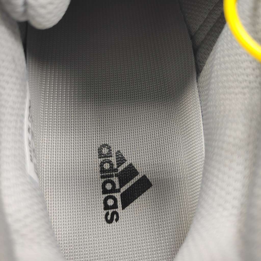 Yeezy Boost 700 Wave Runner Solid Grey B75571