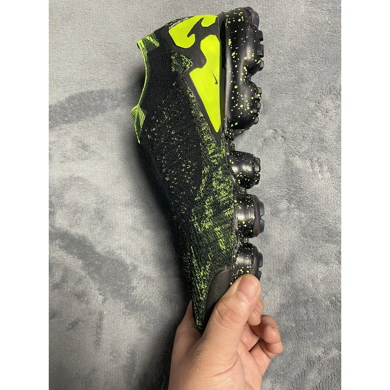 Acronym x Nike Air VaporMax Moc 2 l AQ0996-007