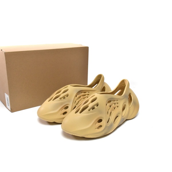 adidas Yeezy Foam Runner Desert Sand GV6843