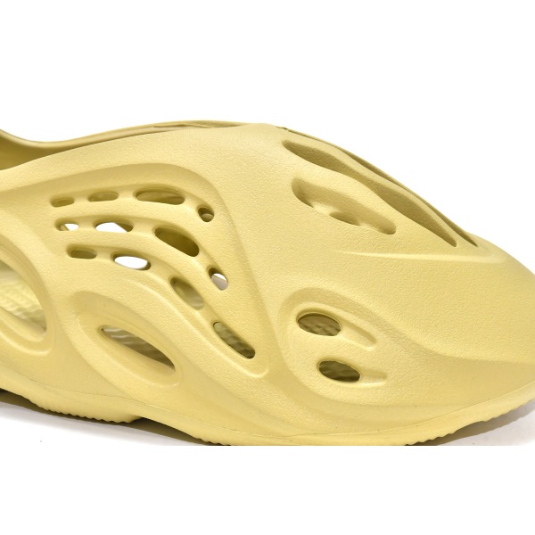 adidas Yeezy Foam Runner Sulfur GV6775