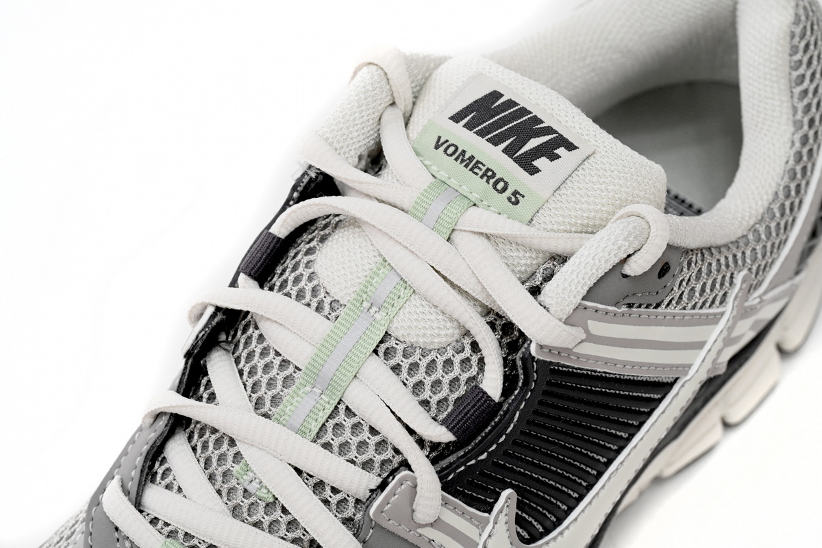 NikeAir Zoom Vomero 5 Ash FB8825-001
