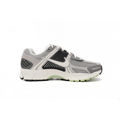 NikeAir Zoom Vomero 5 Ash FB8825-001 02