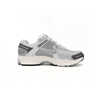 NikeAir Zoom Vomero 5 Grie Ge FD9919-001 02