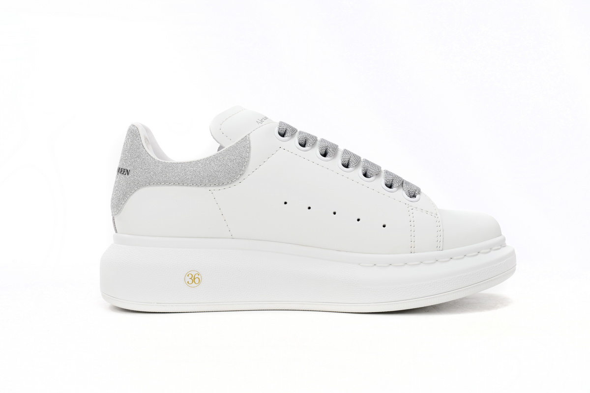 Alexander McQueen Sneaker Loose Drilling 553770