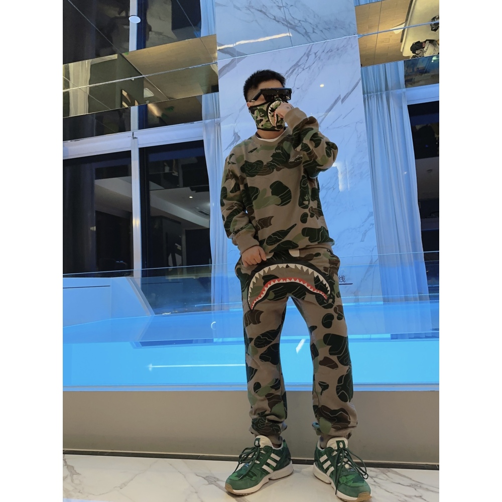 Bape（A Bathing Ape）Hoodie 6818 & Pants 8917