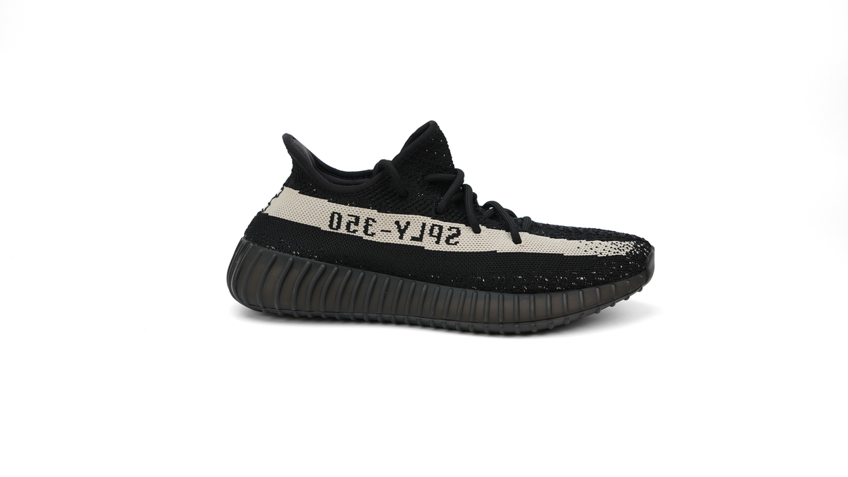 (9.9$ Get This Pair As 2nd Pair)Yeezy Boost 350 V2 Core Black White BY1604