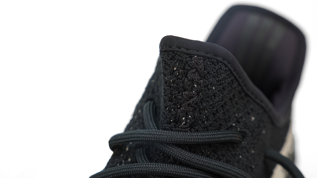 (9.9$ Get This Pair As 2nd Pair)Yeezy Boost 350 V2 Core Black White BY1604