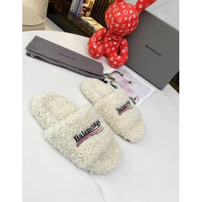 Balenciaga Furry Slide White 01