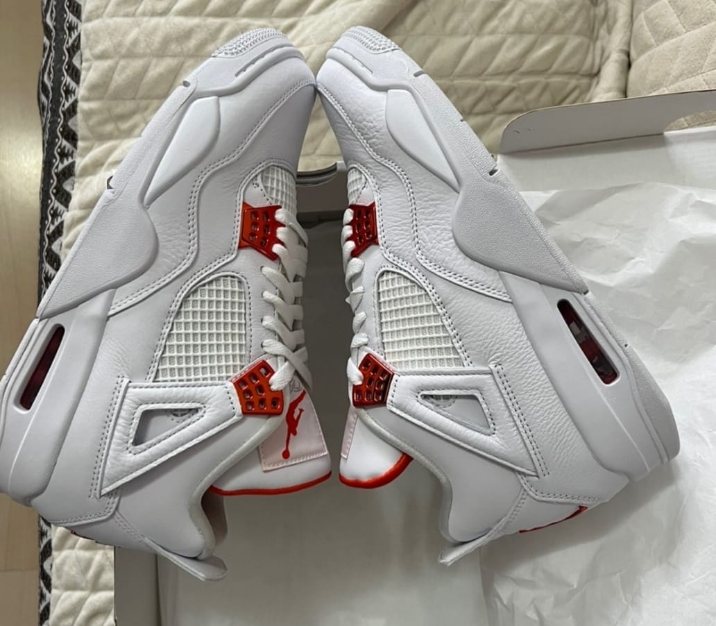 LJR Air Jordan 4 Retro Metallic Red CT8527-112 review Ingemar Trevelyan 01