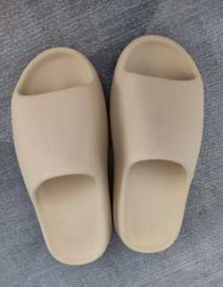 Adidas Yeezy Slide Bone FZ5897 review Hamiltion Edgeworth