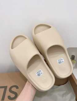 Adidas Yeezy Slide Bone FZ5897 review Clara Milton