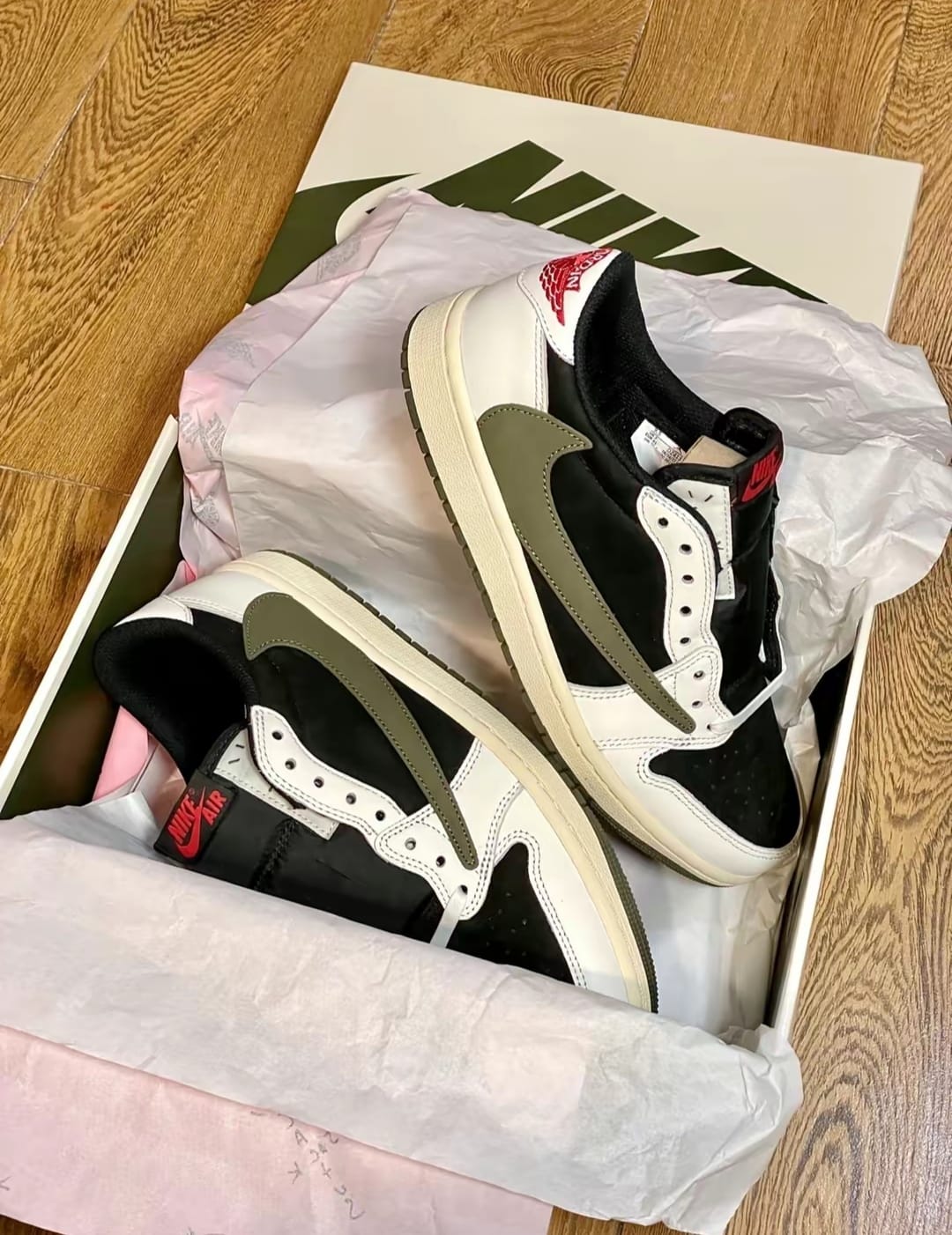 Og Tony Jordan 1 Retro Low OG SP Travis Scott Olive  DZ4137-106 review Venus Goldsmith 01