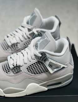 Jordan 4 RetroFrozen Moments AQ9129-001 review Tom Anthony 02