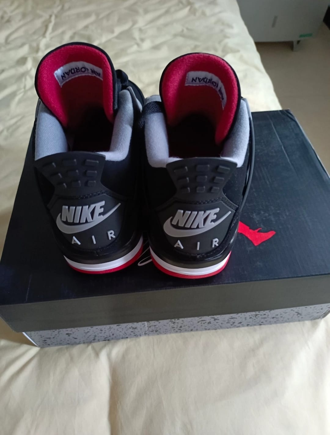 Og Tony Air Jordan 4 Retro Bred (2019) 308497-060 review Delia Mansfield 02