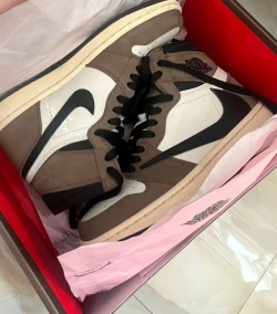 LJR Air Jordan 1 Retro High Travis Scott CD4487-100 review Hilda Snow