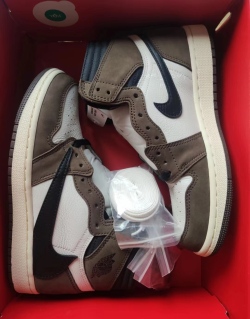 LJR Air Jordan 1 Retro High Travis Scott CD4487-100 review Geraldine Hearst