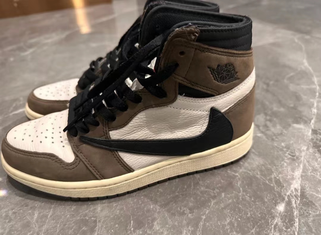LJR Air Jordan 1 Retro High Travis Scott CD4487-100 review Humphrey Godwin 02