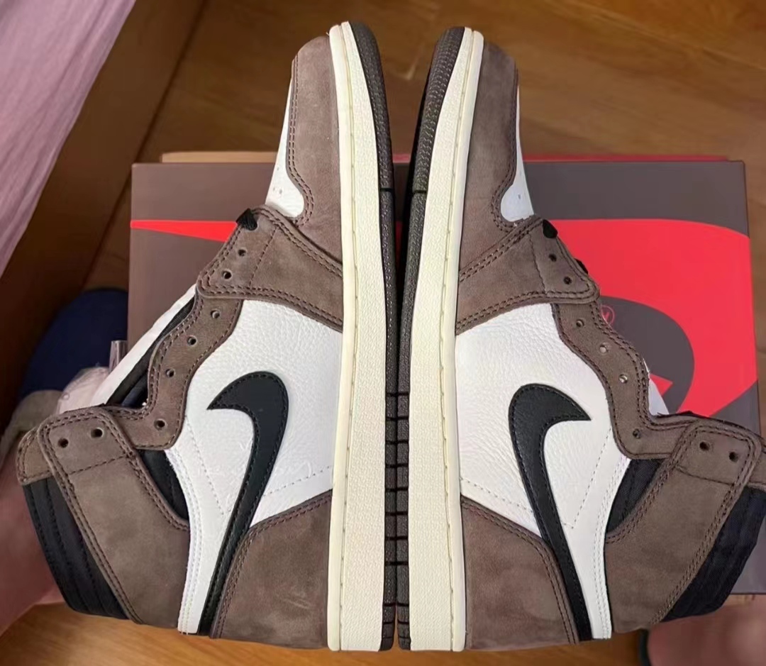 Og Tony Air Jordan 1 Retro High Travis Scott CD4487-100 review Robert Melville
