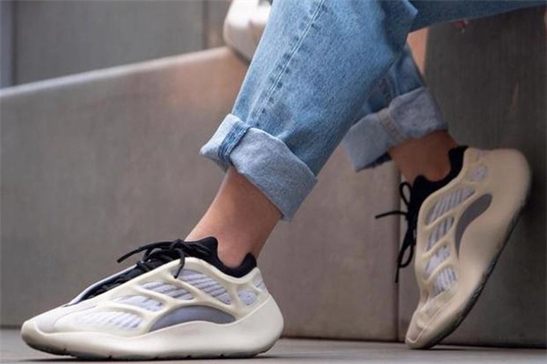 SongSneaker Yeezy 700 V3 Azael