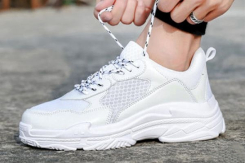 How to clean the white shoe mesh surface