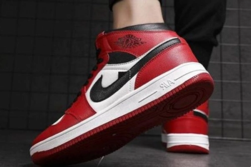 The difference between Songsneakers Air Force One male and female