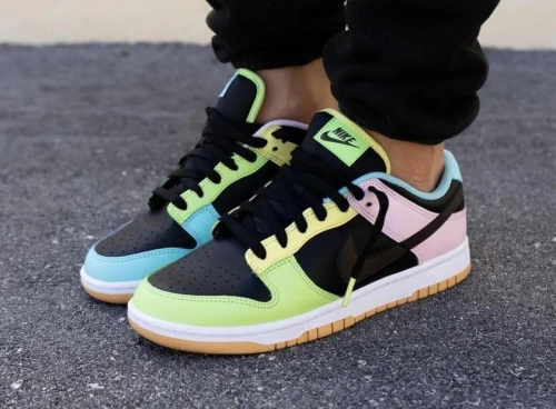 Songsneakers shares Dunk Low 