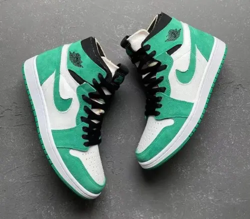 Songsneakers shared the new AJ 1 Zoom CMFT. The texture is great!
