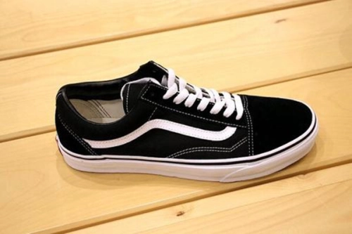 Og Tony tells you what color men's canvas shoes look good