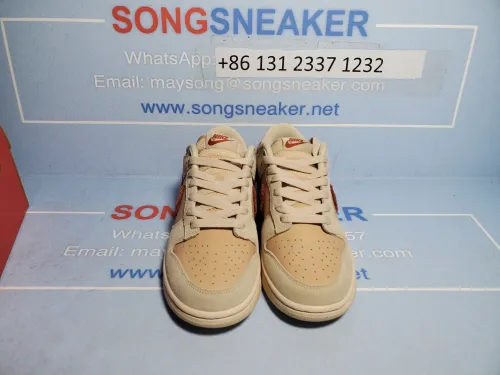 Songsneakers QC display for Nike Dunk Low WMNS “Terry Swoosh” DZ4706-200