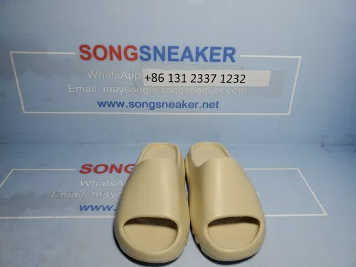 Songsneakers QC display for Yeezy Slide Bone FW6345