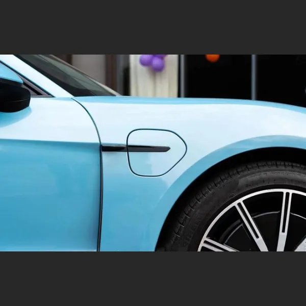 Ravoony Porsche Ice Blue Car Wrap