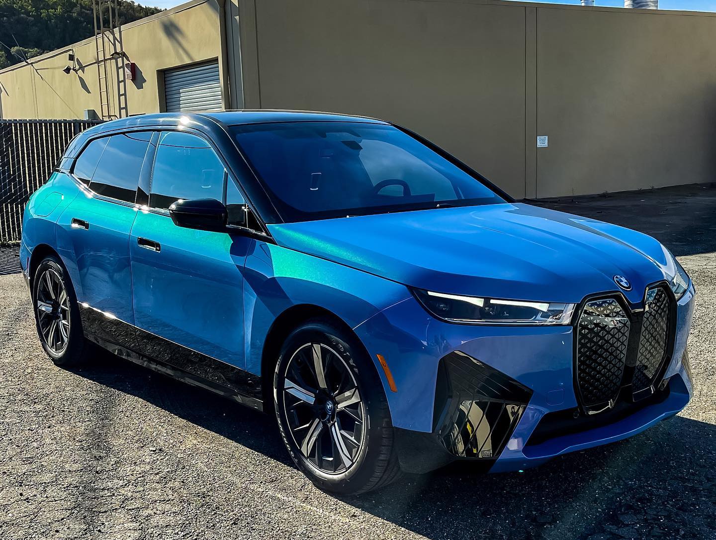 Ravoony Plus Glossy Diamond Blue Red Car Wrap