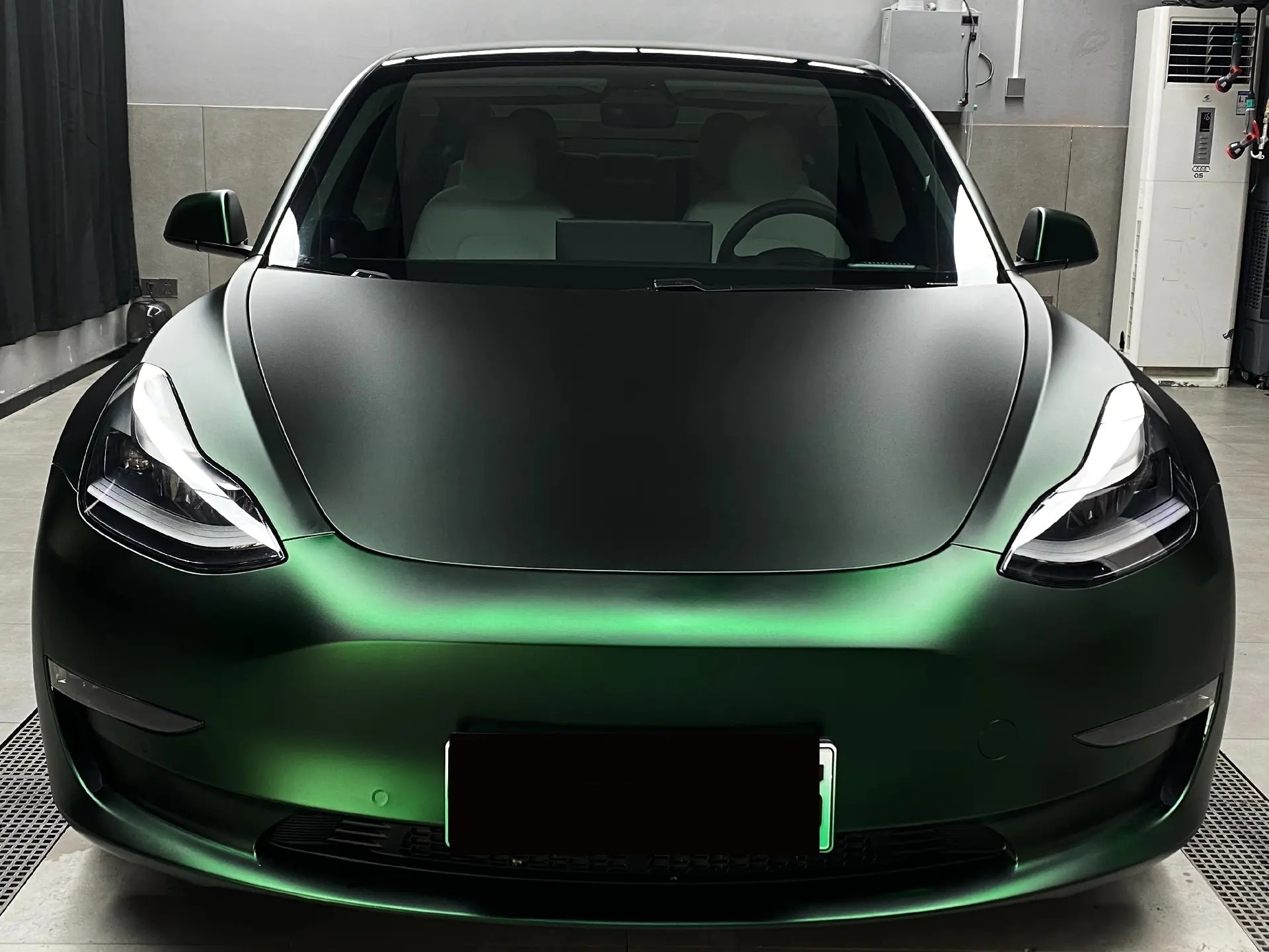 Ravoony Plus Matte Chrome Venom Green Car Wrap
