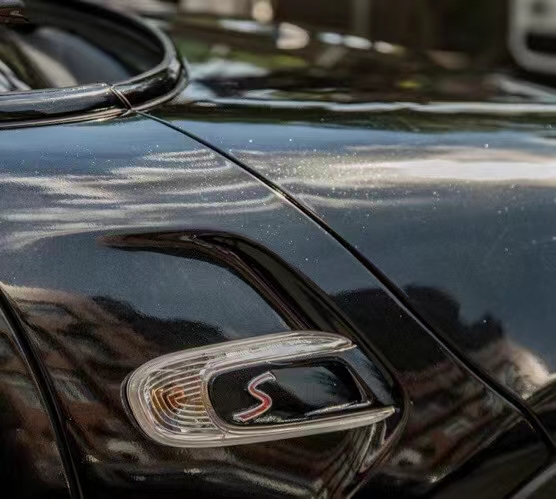  Ravoony Plus Glossy Graphite Black Car Wrap