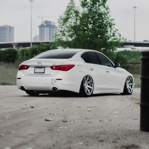 Ravoony Gloss White Car Wrap Q50 Wrap