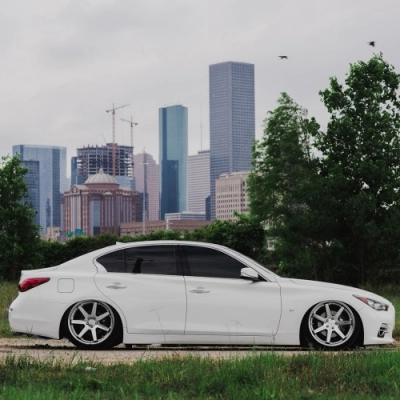 Ravoony Plus PET Gloss White Car Wrap Q50 Wrap 02