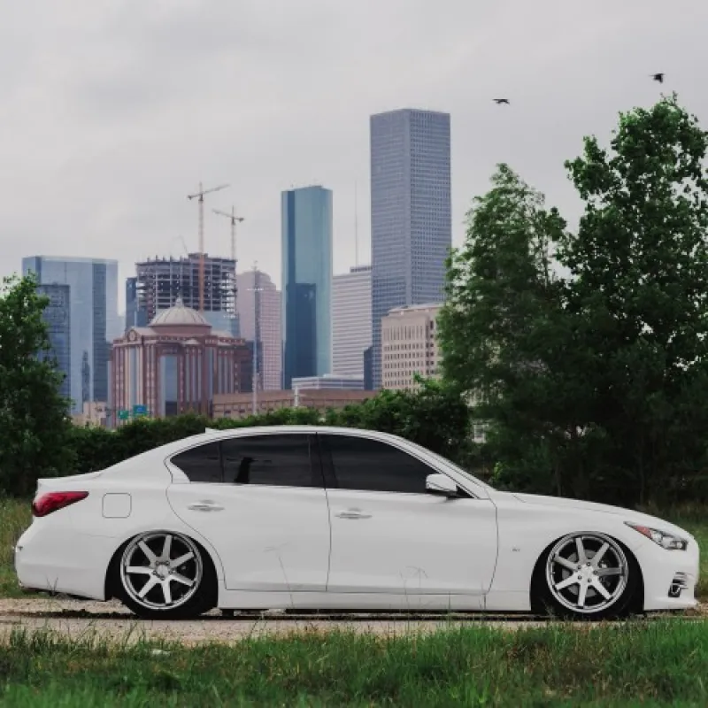 Ravoony Gloss White Car Wrap Q50 Wrap