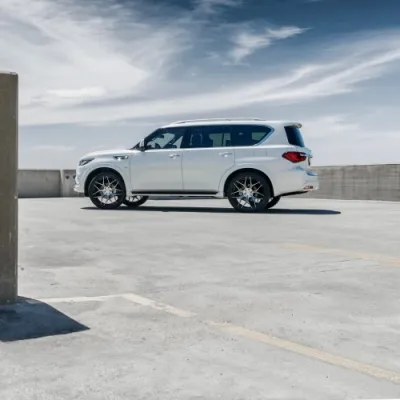 Ravoony Plus Gloss White Car Wrap QX80 Wrap 02