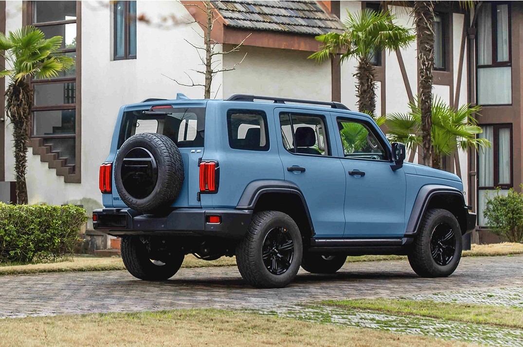 Ravoony Plus Rolls-Royce Gloss Dawn Light Blue Vinyl Car Wrap