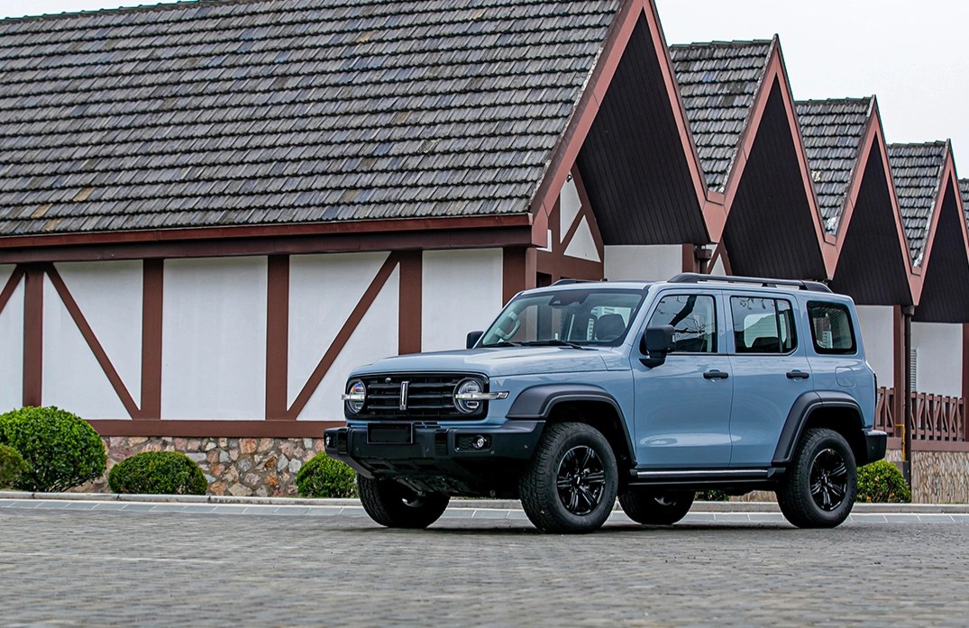 Ravoony Plus Rolls-Royce Gloss Dawn Light Blue Vinyl Car Wrap