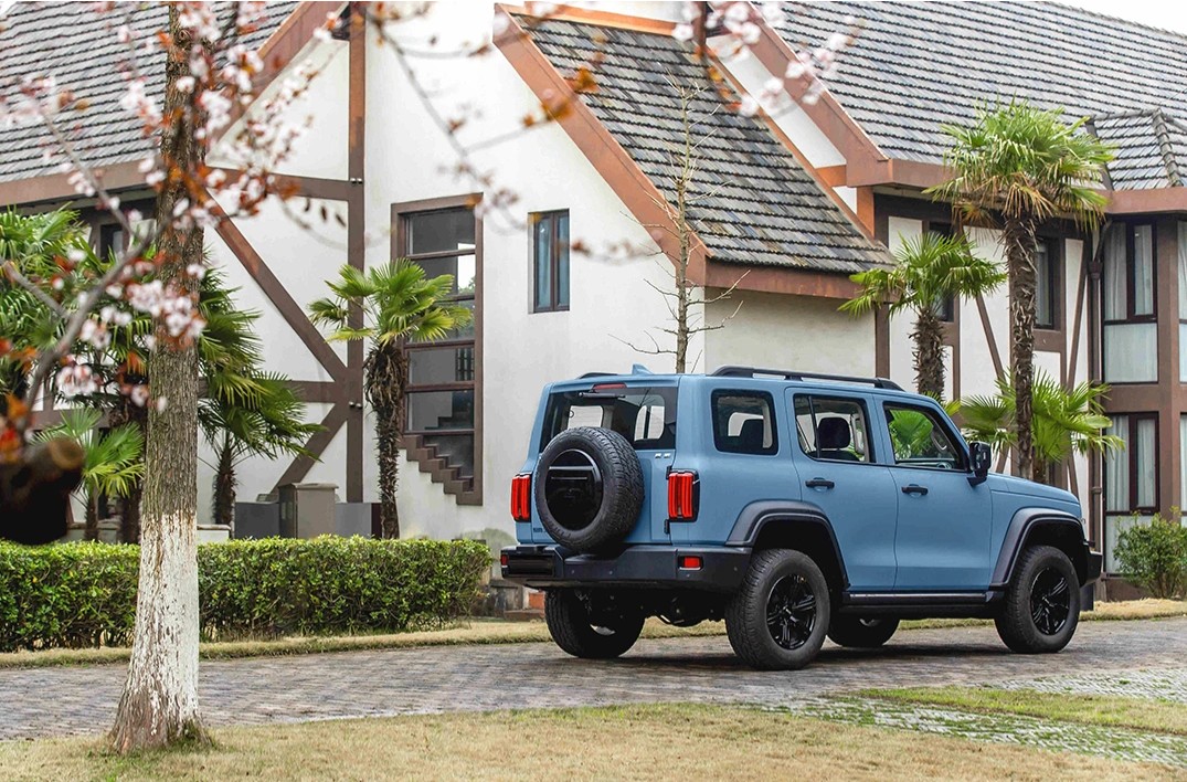 Ravoony Plus Rolls-Royce Gloss Dawn Light Blue Vinyl Car Wrap