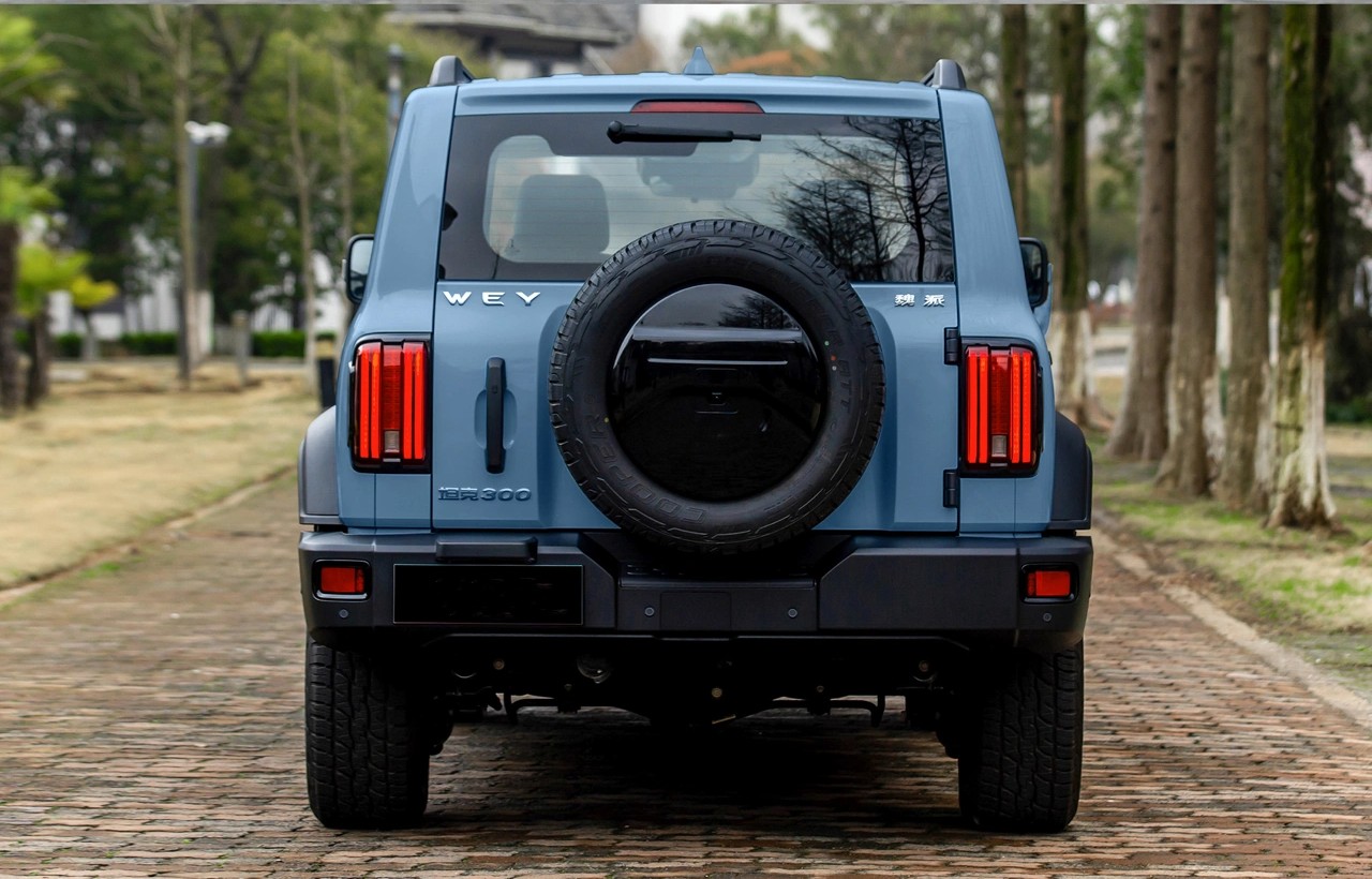 Ravoony Plus Rolls-Royce Gloss Dawn Light Blue Vinyl Car Wrap