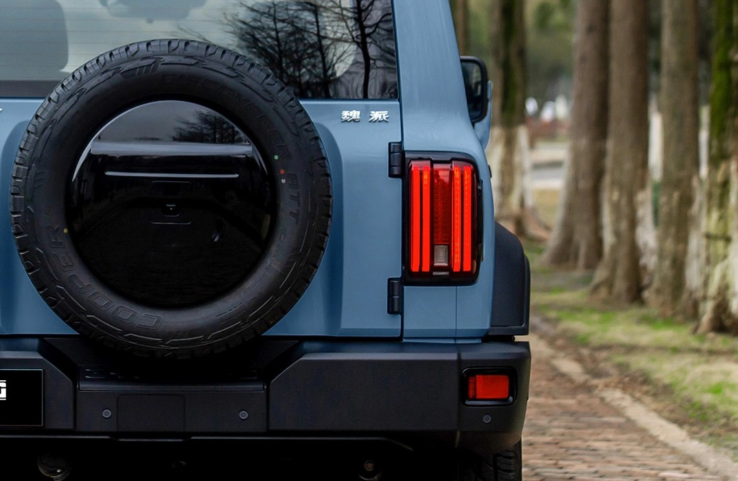 Ravoony Plus Rolls-Royce Gloss Dawn Light Blue Vinyl Car Wrap