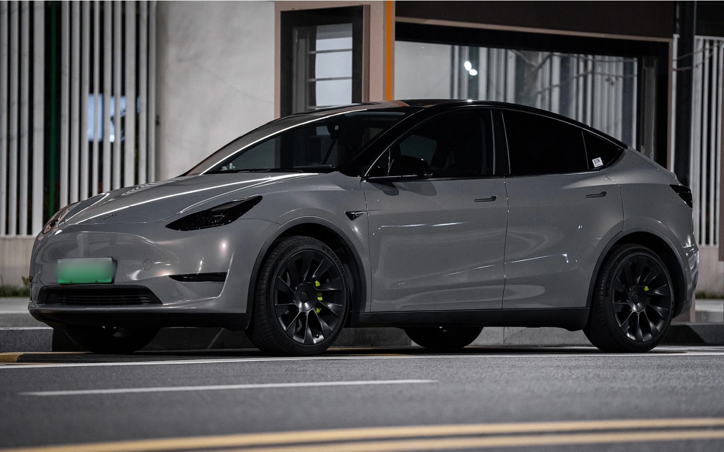 Ravoony Plus BMW Gloss Bernina Grey Car Vinyl Wrap