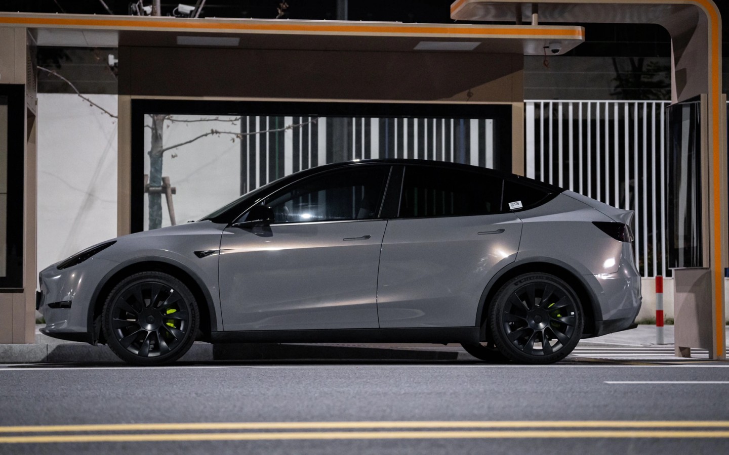 Ravoony Plus BMW Gloss Bernina Grey Car Vinyl Wrap