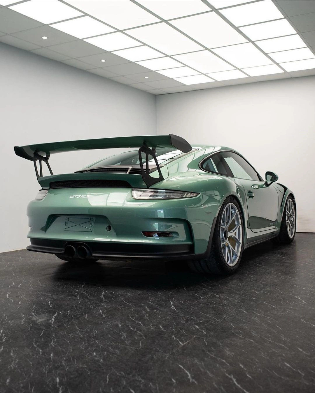 Ravoony Plus Ferrari Gloss Verde Francesca Green Vinyl Car Wrap