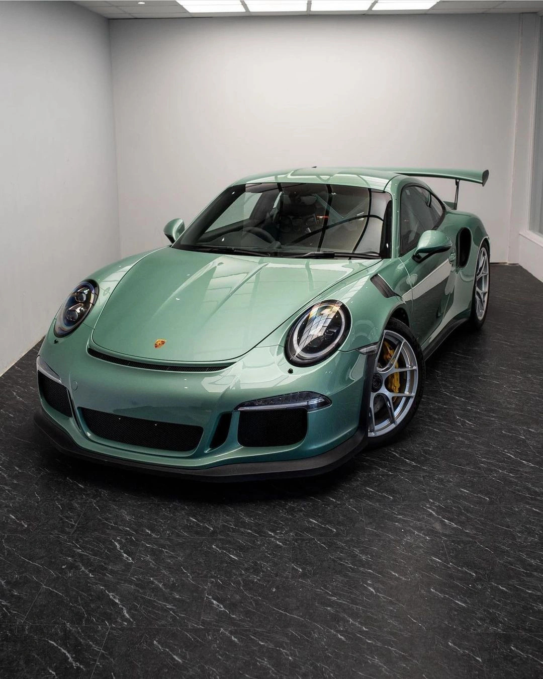 Ravoony Plus Ferrari Gloss Verde Francesca Green Vinyl Car Wrap