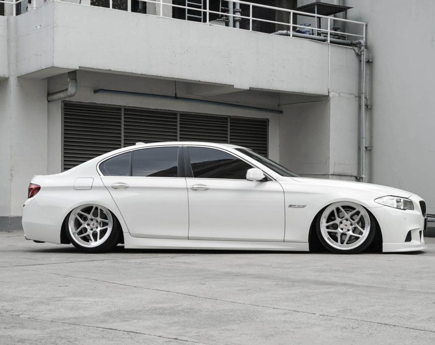 Ravoony Plus Gloss Crystal White Car Vinyl Wrap BMW 5 Series Wrap